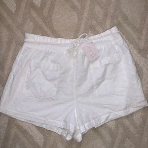 LC Lauren Conrad Ivory Tusk Cotton Shorts Size: XL